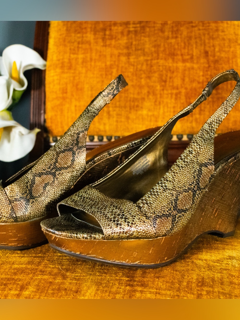 SIZE 11 Gold Snake-Print Metallic Textured Slingback Wedges